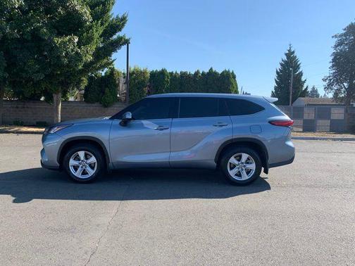 2020 Toyota Highlander LE
