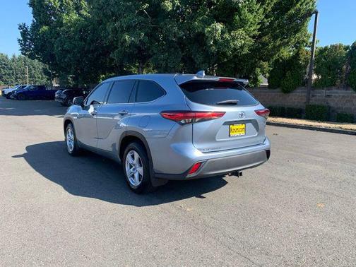 2020 Toyota Highlander LE