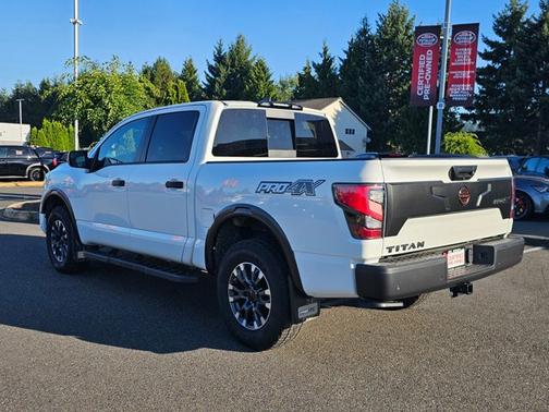2024 Nissan Titan PRO-4X