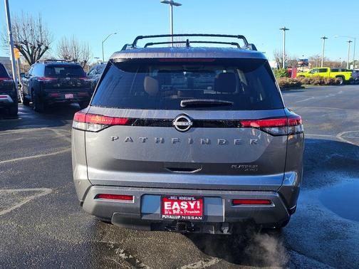 2026 Nissan Pathfinder Platinum