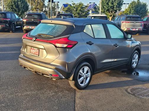 2025 Nissan Kicks S