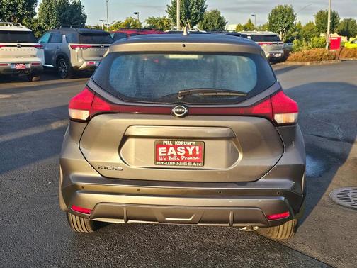 2025 Nissan Kicks S