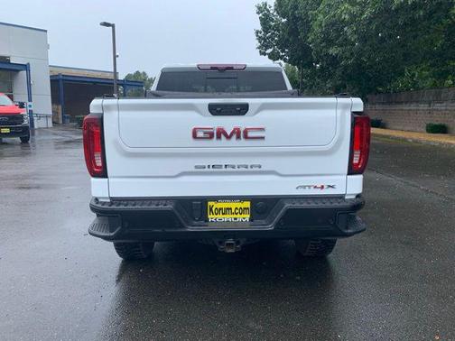 2024 GMC Sierra 1500 AT4X