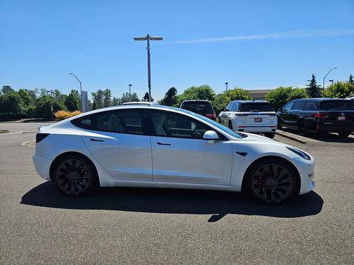 Pearl White Multi-Coat 2021 Tesla Model 3 Performance