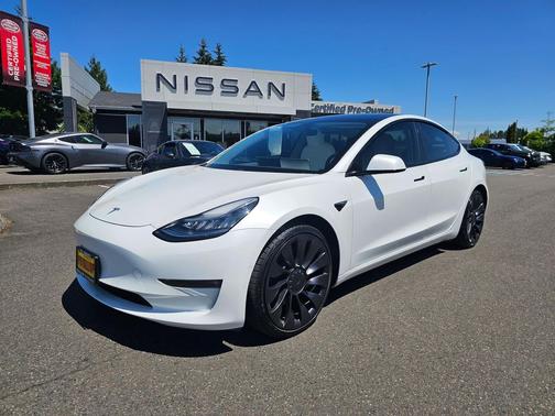 Pearl White Multi-Coat 2021 Tesla Model 3 Performance