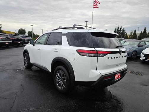 2025 Nissan Pathfinder SV 4WD