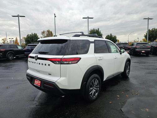 2025 Nissan Pathfinder SV 4WD
