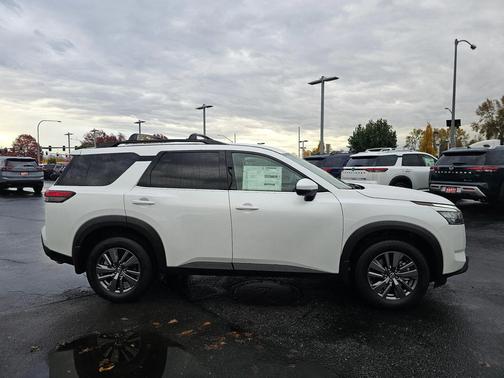 2025 Nissan Pathfinder SV 4WD
