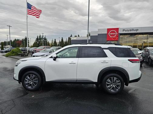 2025 Nissan Pathfinder SV 4WD