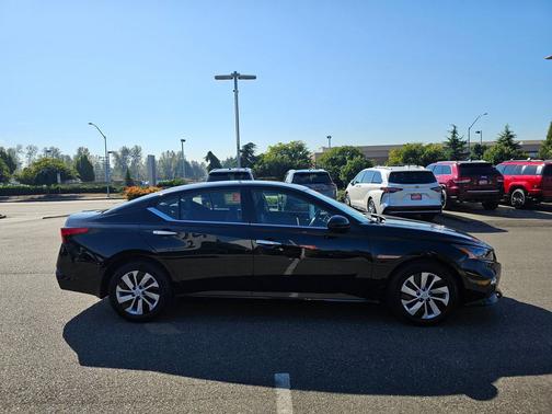 2022 Nissan Altima S FWD