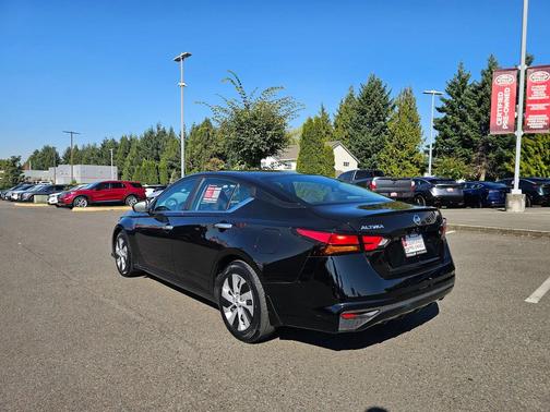 2022 Nissan Altima S FWD