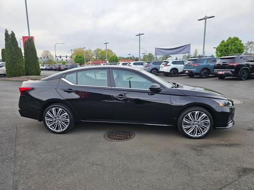 Super Black 2026 Nissan Altima SV AWD