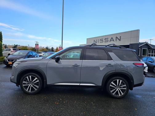 2025 Nissan Pathfinder Platinum