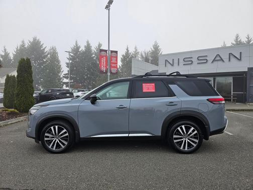2025 Nissan Pathfinder Platinum 4WD
