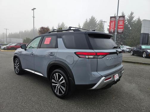 2025 Nissan Pathfinder Platinum 4WD