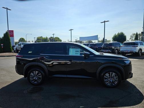 2025 Nissan Pathfinder S 4WD