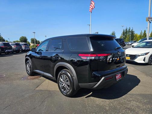 2025 Nissan Pathfinder S 4WD