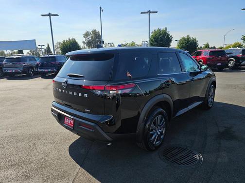 2025 Nissan Pathfinder S 4WD