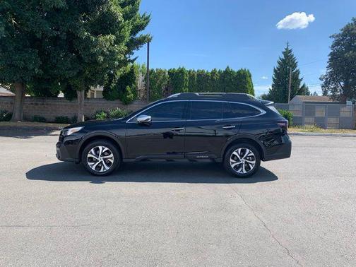 2022 Subaru Outback Touring