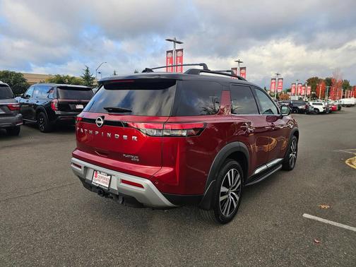2023 Nissan Pathfinder Platinum 4WD