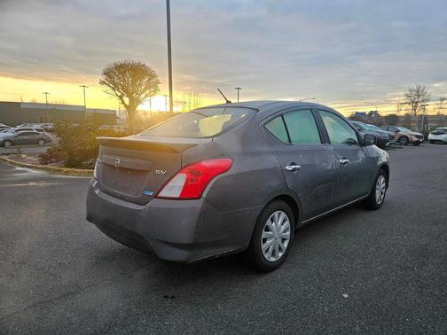 2016 Nissan Versa 1.6 SV