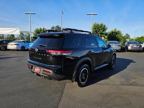 2025 Nissan Pathfinder Rock Creek 4WD