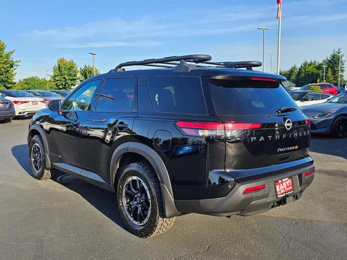 2025 Nissan Pathfinder Rock Creek 4WD
