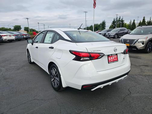 2025 Nissan Versa 1.6 S