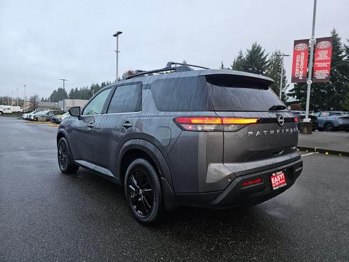 2022 Nissan Pathfinder SV 4WD