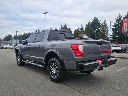 2021 Nissan Titan SV