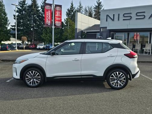 2023 Nissan Kicks SR