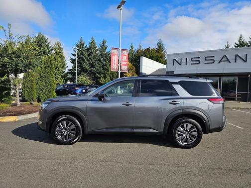 2022 Nissan Pathfinder SV 4WD