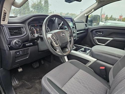 2024 Nissan Titan XD SV