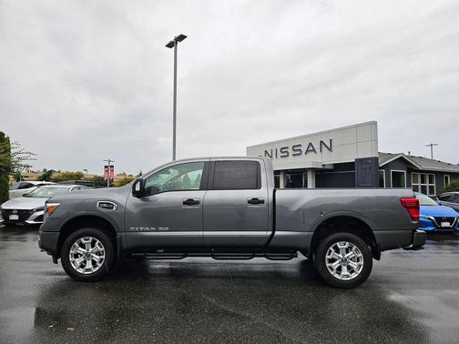 2024 Nissan Titan XD SV