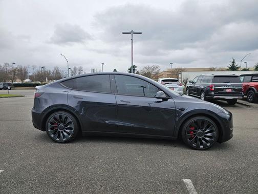 2024 Tesla Model Y Performance Dual Motor All-Wheel Drive