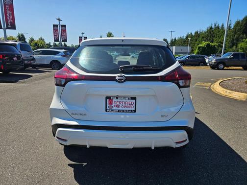 Aspen White Tricoat 2023 Nissan Kicks SV