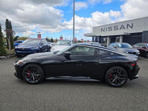 Black Diamond Pearl 2024 Nissan Z Performance Auto