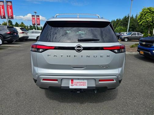 2024 Nissan Pathfinder Platinum