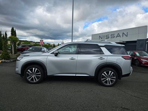 2024 Nissan Pathfinder Platinum