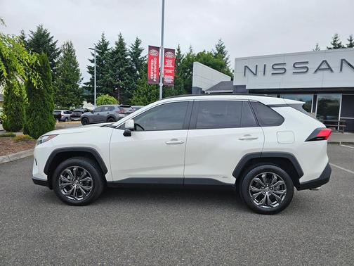 2022 Toyota RAV4 Hybrid XLE Premium