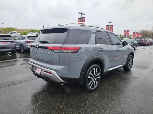 Boulder Gray Pearl 2025 Nissan Pathfinder Platinum 4WD