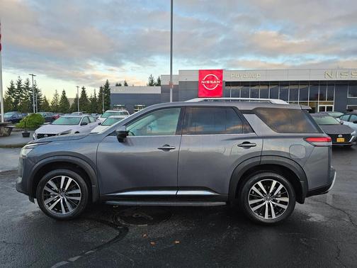 2025 Nissan Pathfinder Platinum 4WD