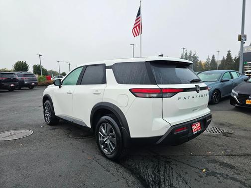 2025 Nissan Pathfinder S 4WD