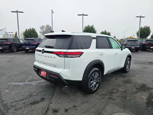 2025 Nissan Pathfinder S 4WD