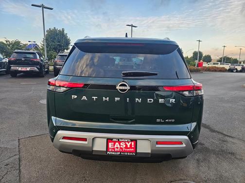 2025 Nissan Pathfinder SL 4WD