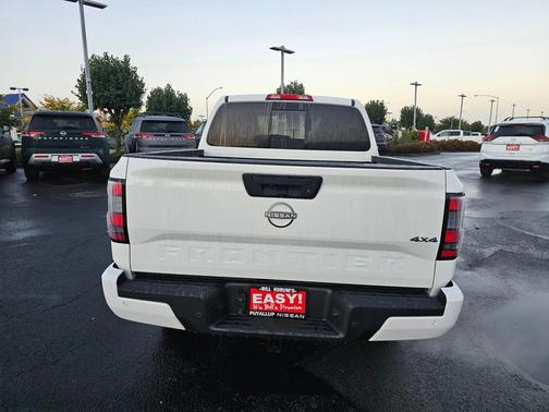 2025 Nissan Frontier SV