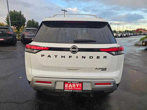 2025 Nissan Pathfinder Platinum 4WD