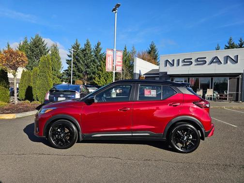 2023 Nissan Kicks SR