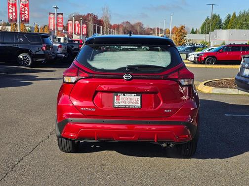 2023 Nissan Kicks SR