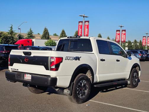 2024 Nissan Titan PRO-4X